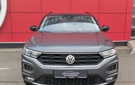 Volkswagen T-Roc I, 2019 год, 1 990 000 рублей, 2 фотография