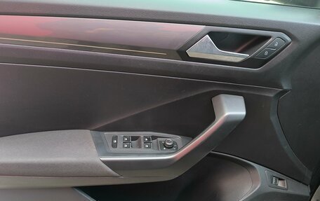 Volkswagen T-Roc I, 2019 год, 1 990 000 рублей, 19 фотография