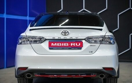 Toyota Camry, 2021 год, 3 370 000 рублей, 8 фотография