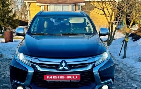 Mitsubishi Pajero Sport III рестайлинг, 2019 год, 2 500 000 рублей, 3 фотография