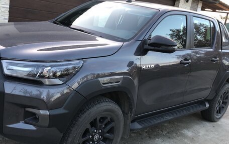 Toyota Hilux VIII, 2022 год, 6 100 000 рублей, 3 фотография
