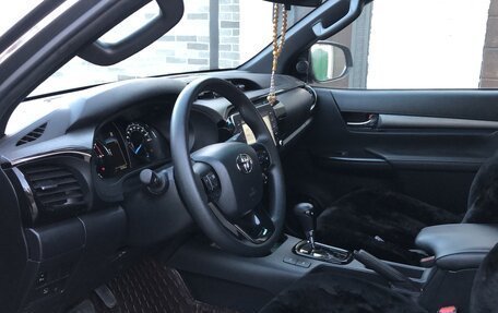 Toyota Hilux VIII, 2022 год, 6 100 000 рублей, 6 фотография