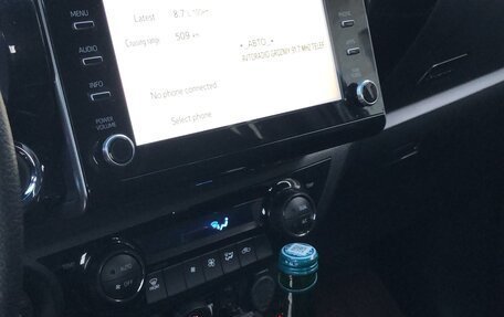 Toyota Hilux VIII, 2022 год, 6 100 000 рублей, 9 фотография