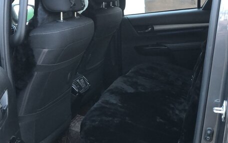 Toyota Hilux VIII, 2022 год, 6 100 000 рублей, 11 фотография