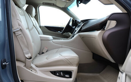 Cadillac Escalade IV, 2016 год, 4 049 000 рублей, 30 фотография