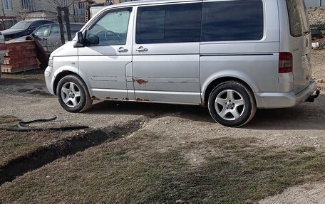 Volkswagen Multivan T5, 2005 год, 1 130 000 рублей, 1 фотография