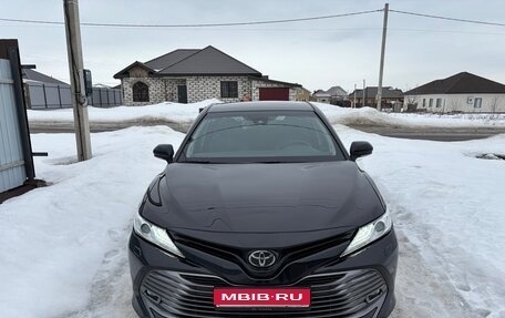 Toyota Camry, 2018 год, 2 550 000 рублей, 1 фотография