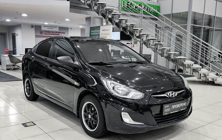 Hyundai Solaris II рестайлинг, 2011 год, 550 000 рублей, 3 фотография