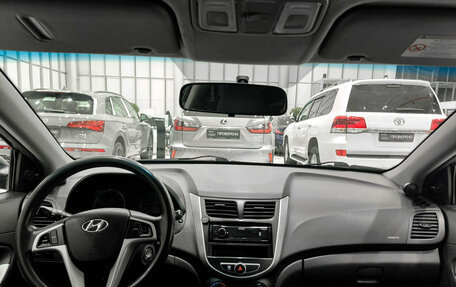 Hyundai Solaris II рестайлинг, 2011 год, 550 000 рублей, 17 фотография