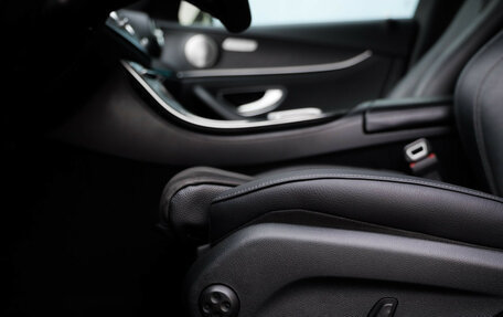 Mercedes-Benz E-Класс, 2021 год, 3 799 000 рублей, 25 фотография