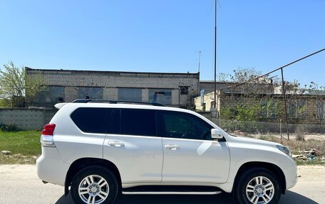 Toyota Land Cruiser Prado 150 рестайлинг 2, 2011 год, 3 200 000 рублей, 6 фотография