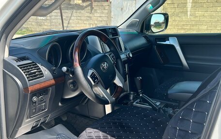 Toyota Land Cruiser Prado 150 рестайлинг 2, 2011 год, 3 200 000 рублей, 11 фотография