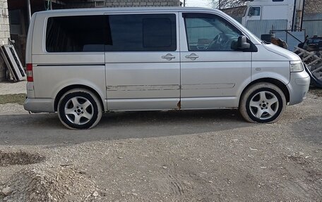 Volkswagen Multivan T5, 2005 год, 1 130 000 рублей, 2 фотография