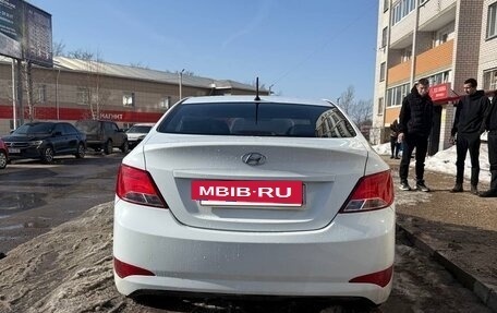 Hyundai Solaris II рестайлинг, 2015 год, 925 000 рублей, 5 фотография