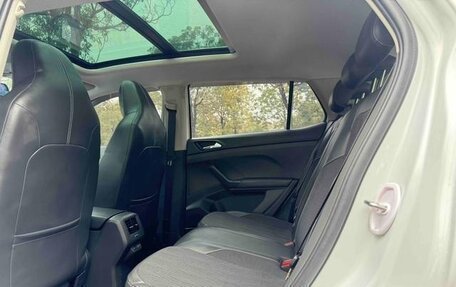 Volkswagen T-Cross I, 2022 год, 1 350 000 рублей, 16 фотография