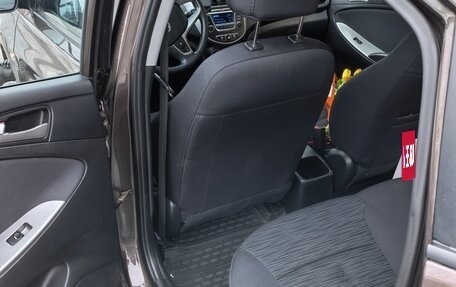 Hyundai Solaris II рестайлинг, 2015 год, 1 220 000 рублей, 13 фотография