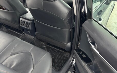 Toyota Camry, 2018 год, 2 550 000 рублей, 17 фотография