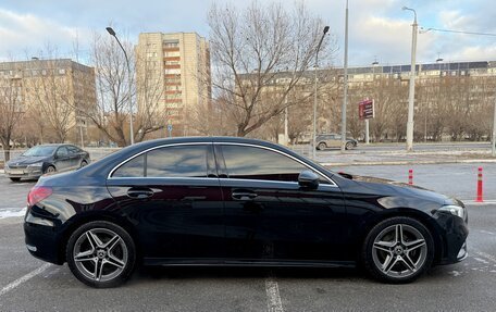 Mercedes-Benz A-Класс, 2019 год, 2 650 000 рублей, 2 фотография