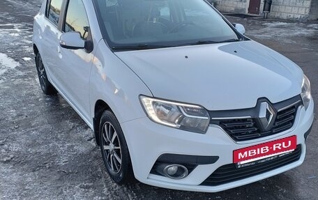 Renault Sandero II рестайлинг, 2018 год, 750 000 рублей, 2 фотография