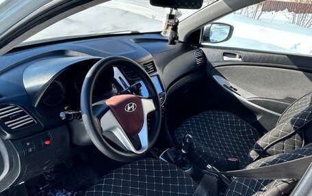 Hyundai Solaris II рестайлинг, 2011 год, 555 000 рублей, 5 фотография