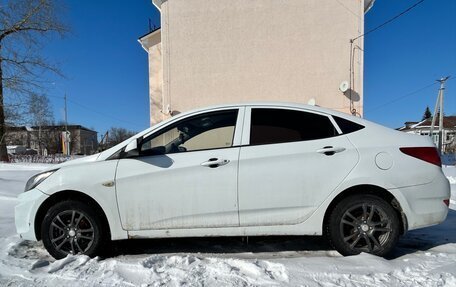 Hyundai Solaris II рестайлинг, 2011 год, 555 000 рублей, 2 фотография