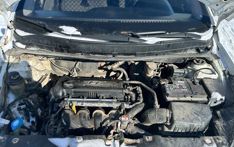 Hyundai Solaris II рестайлинг, 2011 год, 555 000 рублей, 10 фотография