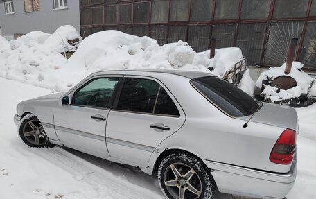 Mercedes-Benz C-Класс, 1994 год, 160 000 рублей, 4 фотография