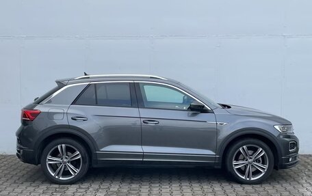 Volkswagen T-Roc I, 2023 год, 1 840 000 рублей, 5 фотография