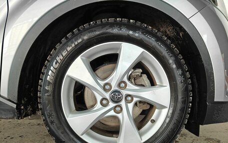 Toyota C-HR I рестайлинг, 2019 год, 1 870 000 рублей, 17 фотография