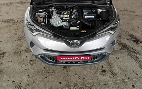 Toyota C-HR I рестайлинг, 2019 год, 1 870 000 рублей, 16 фотография