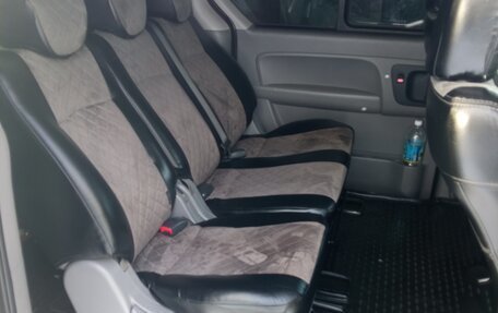 Hyundai H-1 II рестайлинг, 2013 год, 2 500 000 рублей, 6 фотография