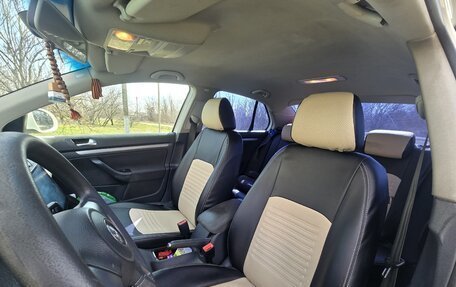 Volkswagen Jetta VI, 2010 год, 730 000 рублей, 3 фотография