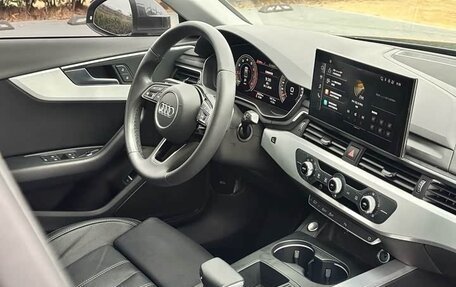 Audi A4, 2023 год, 2 990 000 рублей, 14 фотография