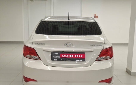 Hyundai Solaris II рестайлинг, 2015 год, 940 000 рублей, 6 фотография