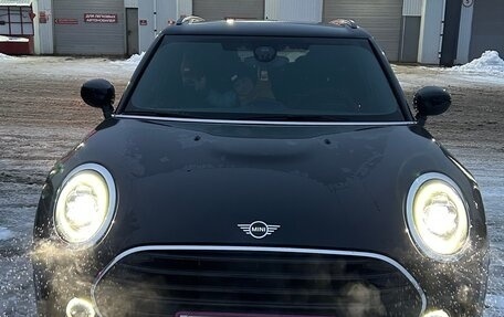 MINI Clubman, 2020 год, 2 800 000 рублей, 5 фотография