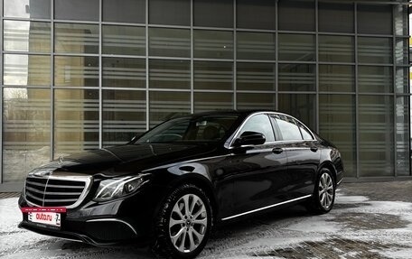 Mercedes-Benz E-Класс, 2019 год, 3 860 000 рублей, 3 фотография