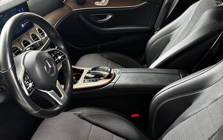 Mercedes-Benz E-Класс, 2019 год, 3 860 000 рублей, 14 фотография