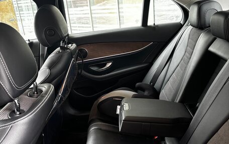 Mercedes-Benz E-Класс, 2019 год, 3 860 000 рублей, 15 фотография