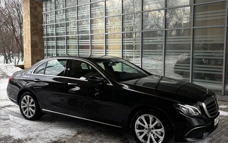 Mercedes-Benz E-Класс, 2019 год, 3 860 000 рублей, 8 фотография