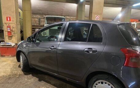 Toyota Yaris III рестайлинг, 2007 год, 600 000 рублей, 5 фотография