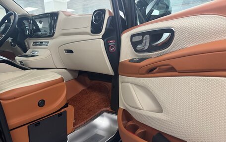 Mercedes-Benz Vito, 2024 год, 9 200 000 рублей, 12 фотография