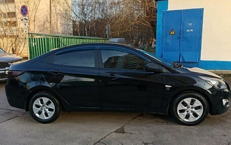 Hyundai Solaris II рестайлинг, 2015 год, 1 200 000 рублей, 2 фотография