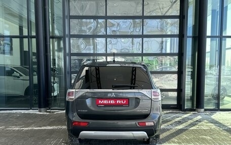 Mitsubishi Outlander III рестайлинг 3, 2014 год, 1 250 000 рублей, 4 фотография