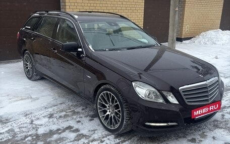 Mercedes-Benz E-Класс, 2010 год, 1 355 000 рублей, 2 фотография