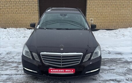 Mercedes-Benz E-Класс, 2010 год, 1 355 000 рублей, 3 фотография