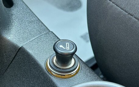 Toyota Verso I, 2010 год, 790 000 рублей, 26 фотография