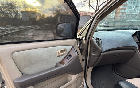 Toyota Harrier, 1998 год, 680 000 рублей, 8 фотография