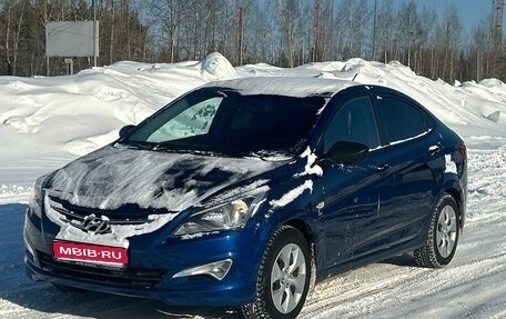 Hyundai Solaris II рестайлинг, 2014 год, 990 000 рублей, 1 фотография