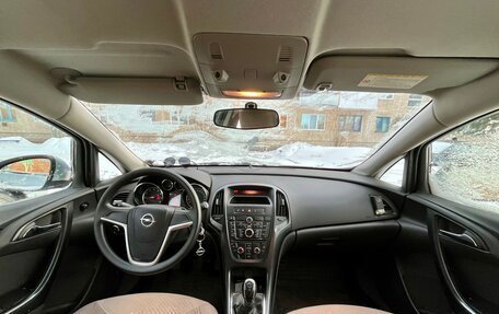 Opel Astra J, 2010 год, 850 000 рублей, 1 фотография