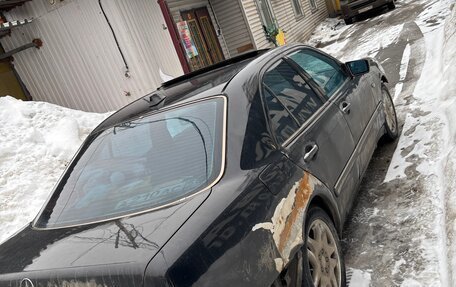 Mercedes-Benz E-Класс, 1997 год, 250 000 рублей, 2 фотография